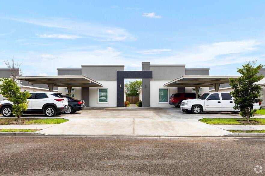Primary Photo Of 205 Lauryn Dr, San Juan Apartments For Sale