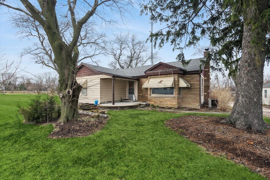 More Photos Of 20922 W Il Route 176, Mundelein Service For Sale