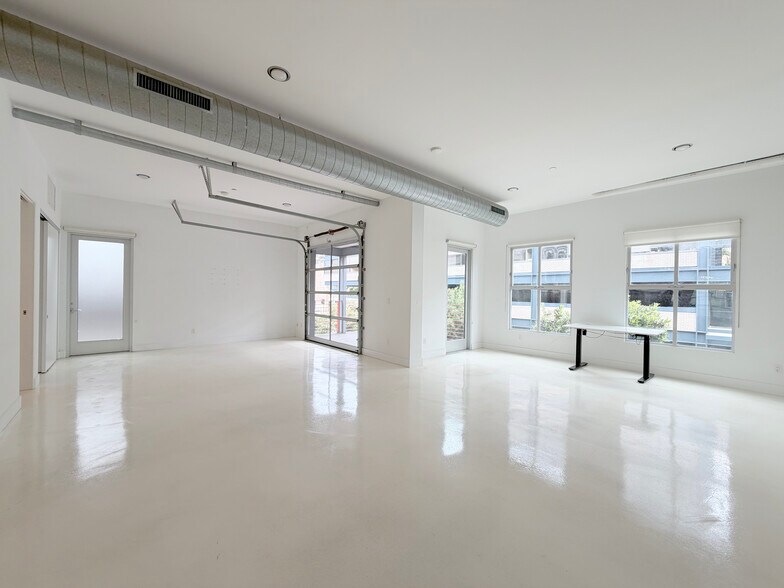 More Photos Of 212 Marine St, Santa Monica Loft Creative Space For Lease