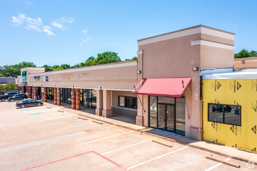 More Photos Of 2416 Lillian Miller Pky, Denton Restaurant For Lease