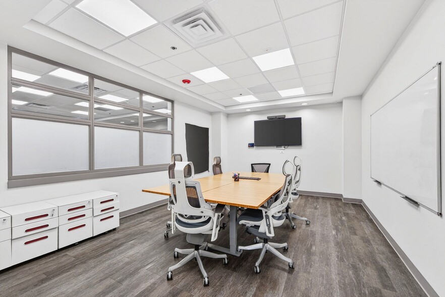 More Photos Of 930 S Harbor City Blvd SW, Melbourne Office For Sale
