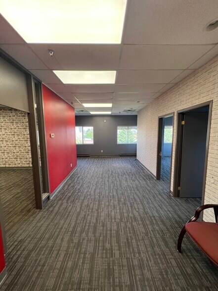 More Photos Of 643-675 Boul Curé-Labelle, Laval Storefront Retail Office For Lease