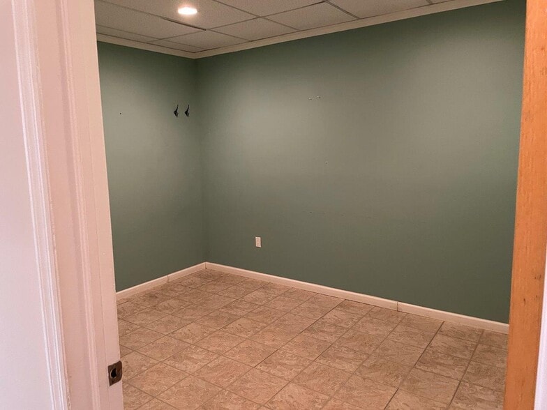 More Photos Of 2-12 Elizabeth St, Bethel Restaurant For Lease