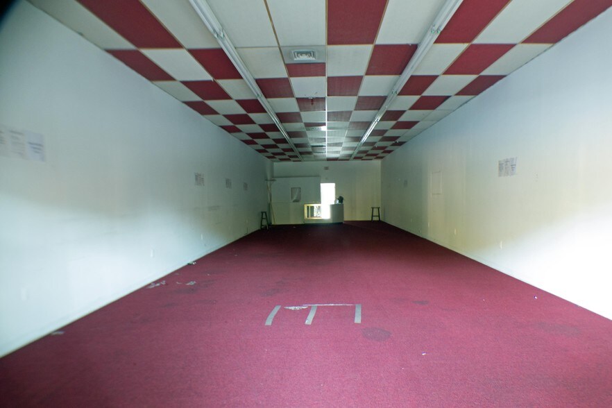 More Photos Of 900-916 N Horner Blvd, Sanford General Retail For Lease
