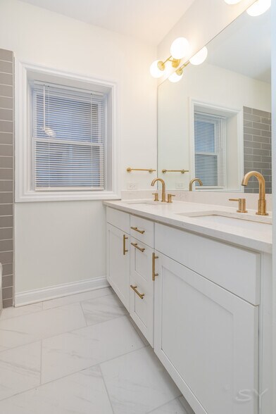More Photos Of 1439 E 66th Pl, Chicago Apartments For Sale