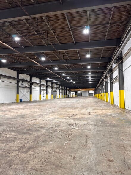 More Photos Of 20 Harmich Rd, South Plainfield Warehouse For Lease