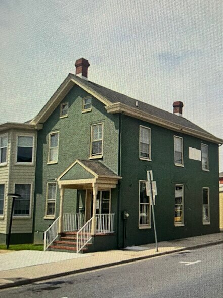 More Photos Of 12 S Queen St, Rising Sun Loft Creative Space For Lease