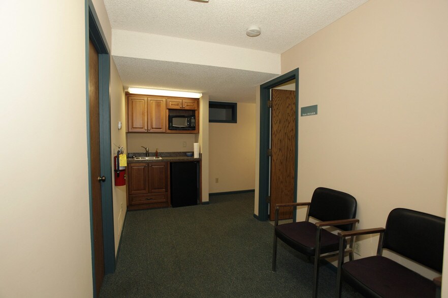 More Photos Of 3701 Shoreline Dr, Orono Coworking Space