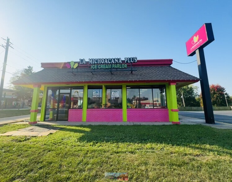 Primary Photo Of 11701 W US Highway 24, Independence Fast Food For Sale