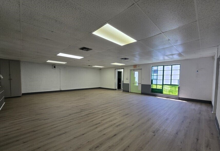 More Photos Of 175-177 S Robertson Blvd, Beverly Hills Storefront For Lease