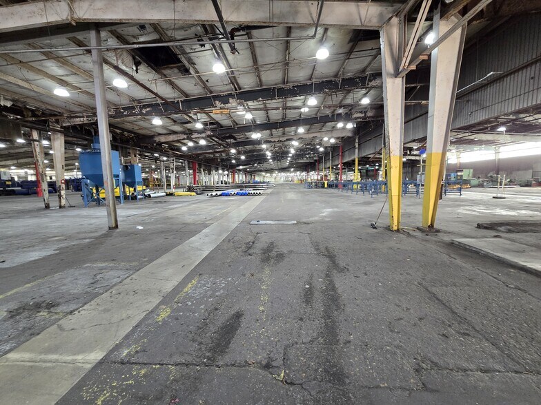 More Photos Of 2785 McCracken Rd, Hernando Manufacturing For Sale