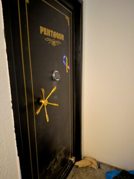 More Photos Of 46914 US-101, Bandon General Retail For Sale