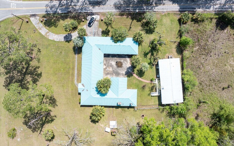 More Photos Of 7601 133rd Rd, Live Oak Assisted Living For Sale