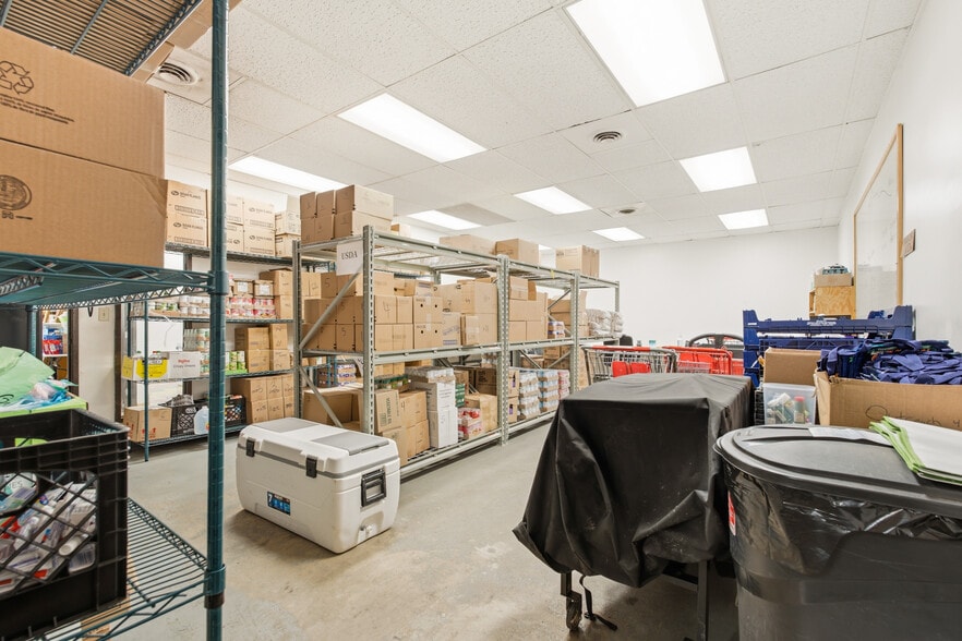 More Photos Of 600 W 39th St, Kansas City Office For Sale