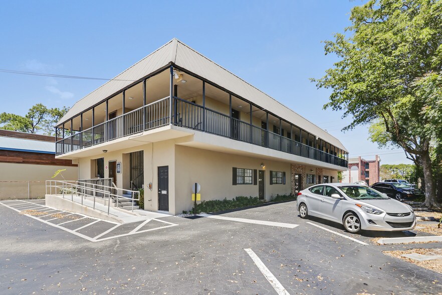 More Photos Of 1650 NE 26th St, Wilton Manors Medical For Sale