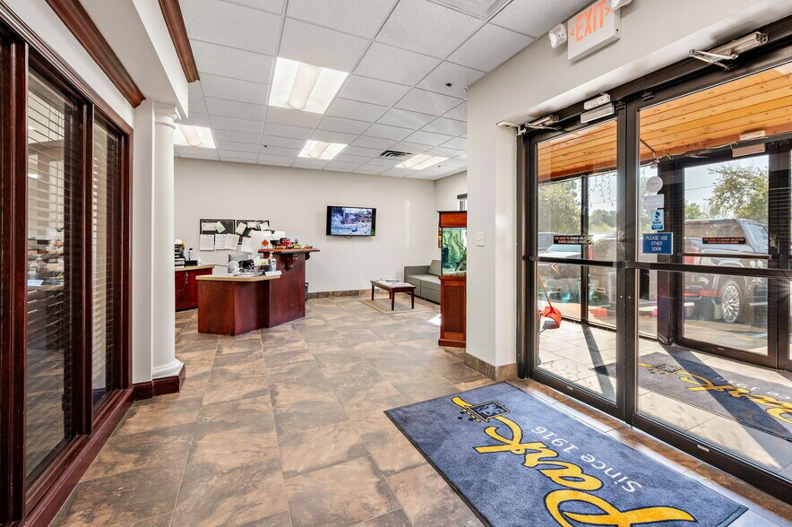 More Photos Of 1481 81st Ave NE, Spring Lake Park Office For Sale