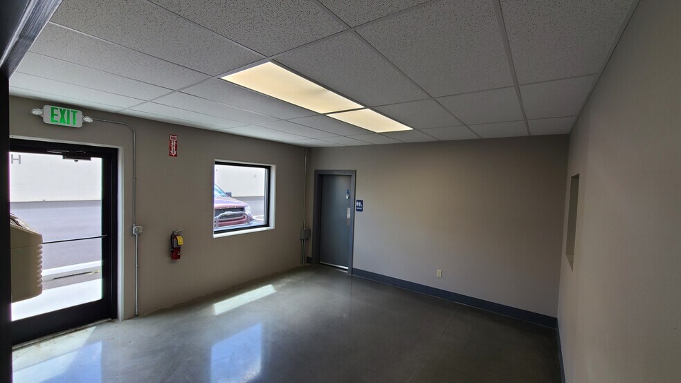 More Photos Of 101 Butterfield Rd, Yakima Warehouse For Lease
