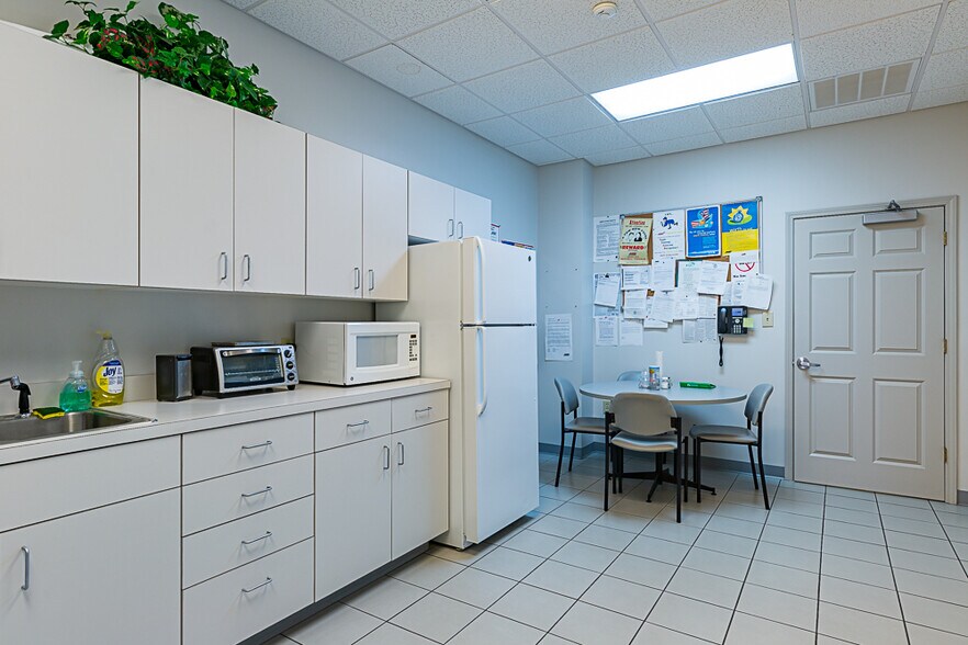 More Photos Of 11 Worth Cir, Johnson City Warehouse For Lease