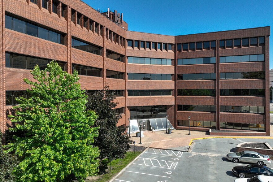 More Photos Of 2051 Killebrew Dr, Bloomington Office For Sale