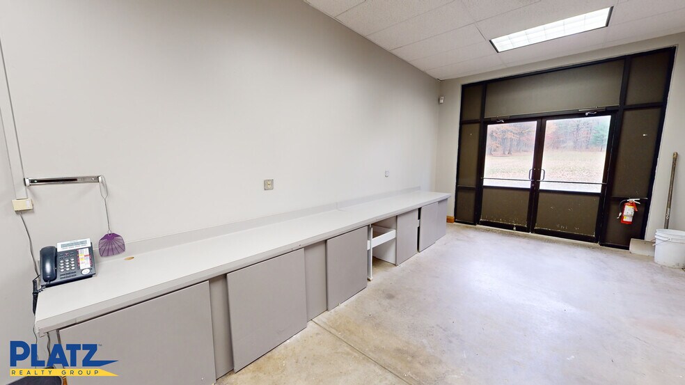 More Photos Of 170 Duquesne St, Columbiana Storefront Retail Office For Lease