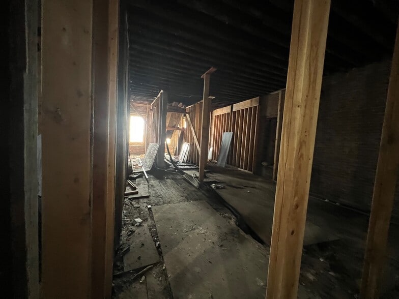 More Photos Of 27-29 Bank St, New London Storefront Retail Residential For Sale