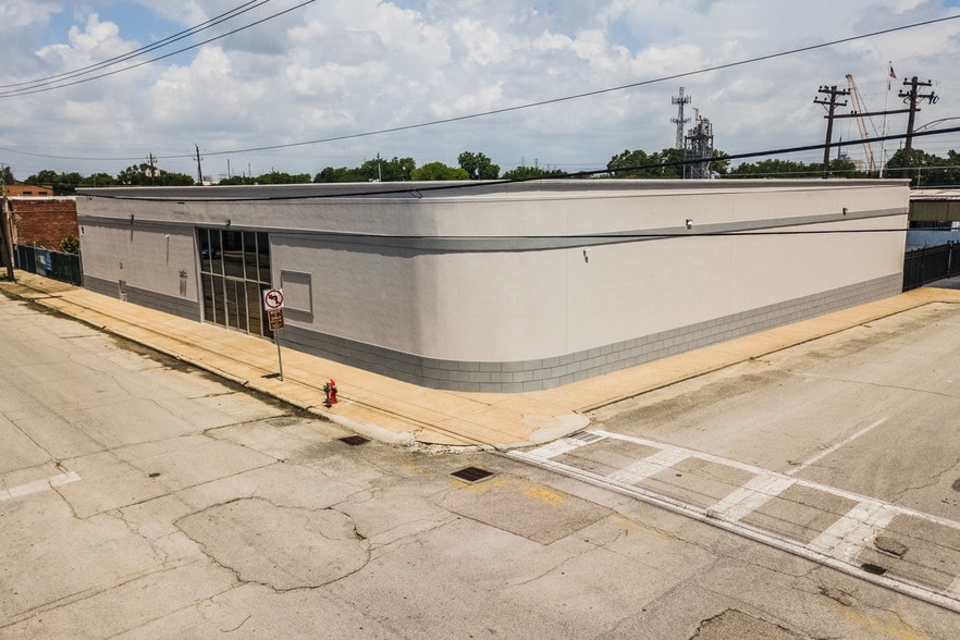 More Photos Of 213 Shaw Ave, Pasadena Industrial For Lease