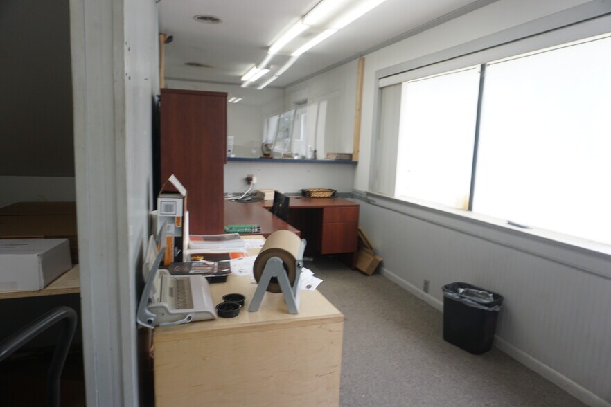 More Photos Of 3605 N Davis Hwy, Pensacola Warehouse For Sale