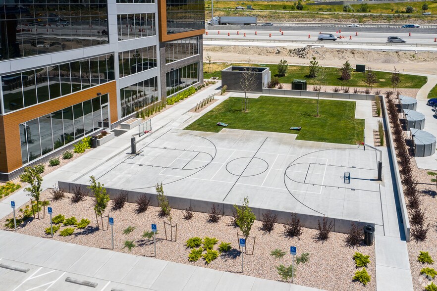More Photos Of 2901 W Bluegrass Blvd, Lehi Office For Lease