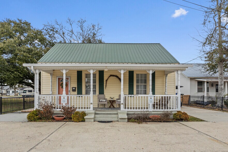 More Photos Of 1705 Government St, Ocean Springs Office For Sale