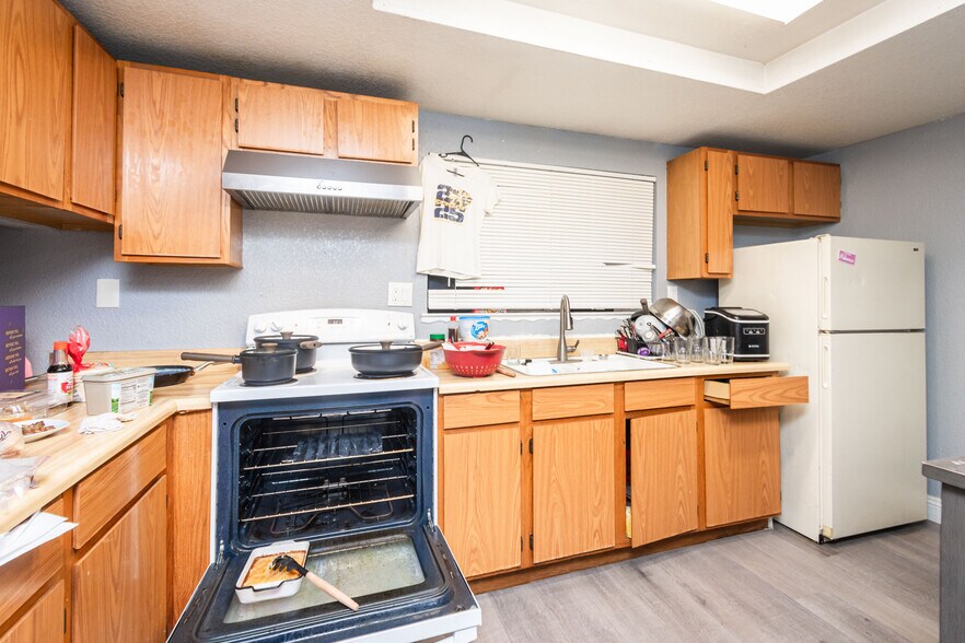 More Photos Of 1535 Arcade Blvd, Sacramento Multifamily For Sale