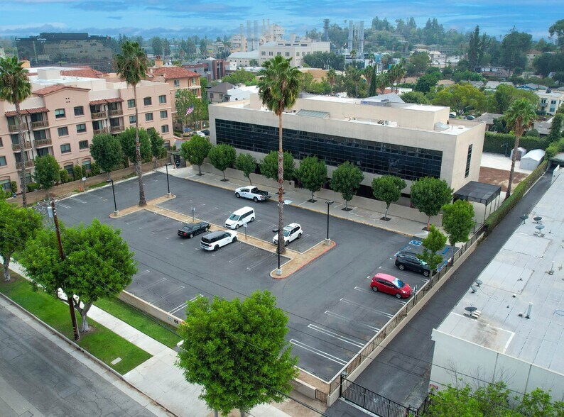 More Photos Of 66 Hurlbut St, Pasadena Medical For Lease