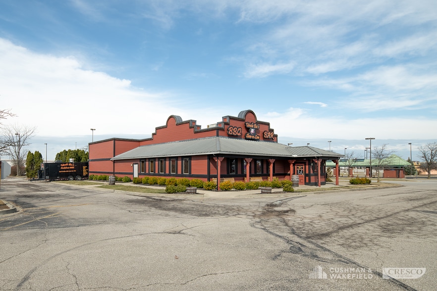 More Photos Of 2000 Midway Mall, Elyria Restaurant For Sale