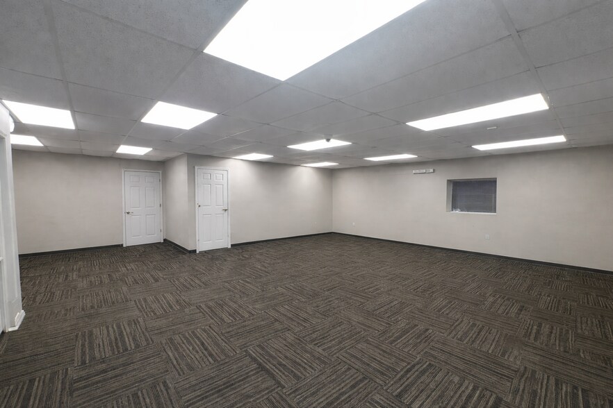 More Photos Of 432 N Royal St, Jackson Warehouse For Lease