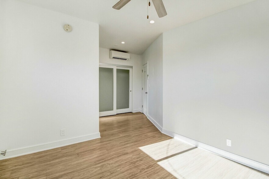 More Photos Of 700 S 6th St, Burbank Apartments For Sale