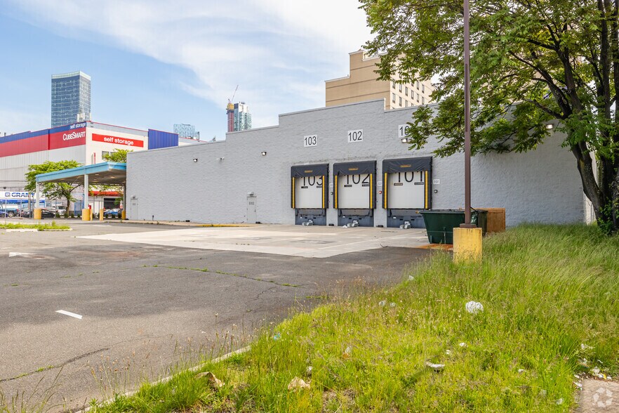 More Photos Of 38-50 21st St, Long Island City Warehouse For Lease