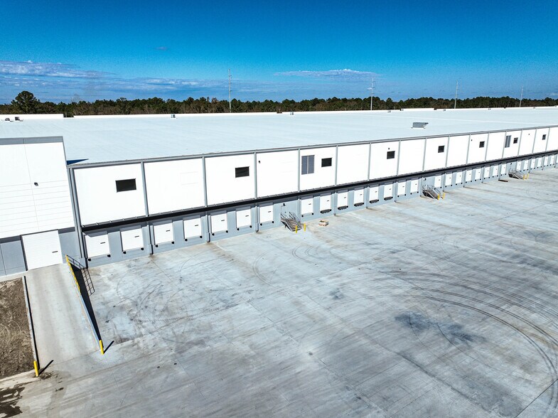 More Photos Of 11900 US-280, Ellabell Distribution For Lease