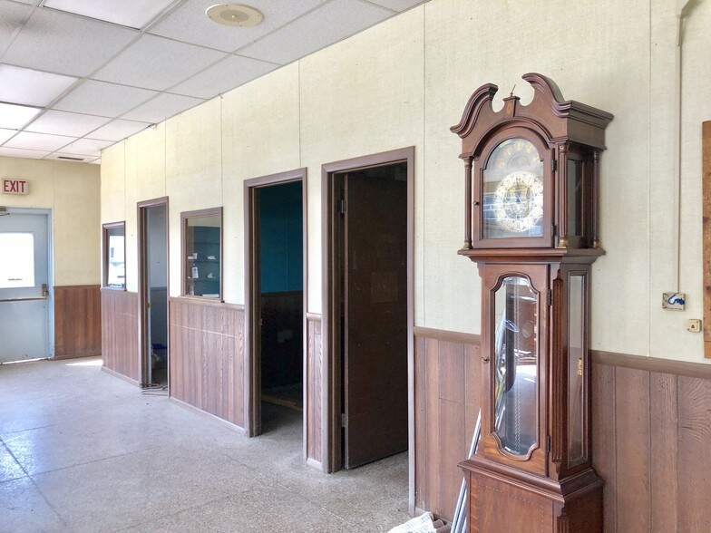 More Photos Of 12 W Main St, Sharpsville Auto Dealership For Sale