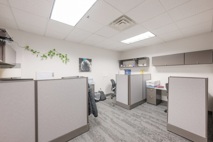 More Photos Of 300 Centerville Rd, Warwick Medical For Sale