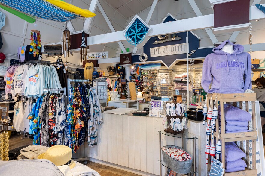 More Photos Of 311 Great Island Rd, Narragansett Freestanding For Sale