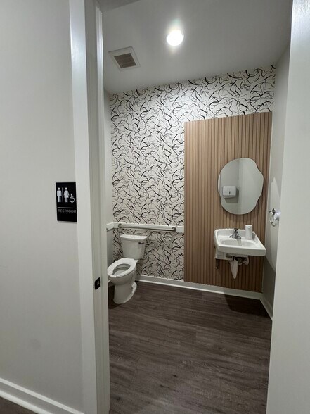 More Photos Of 6110 McFarland Station Dr, Alpharetta Office For Lease