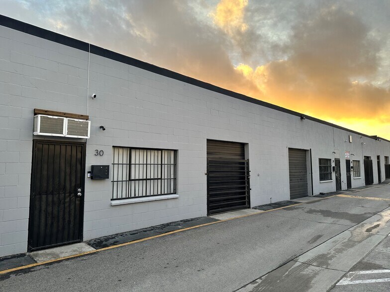 More Photos Of 7361 Ethel Ave, North Hollywood Service For Lease