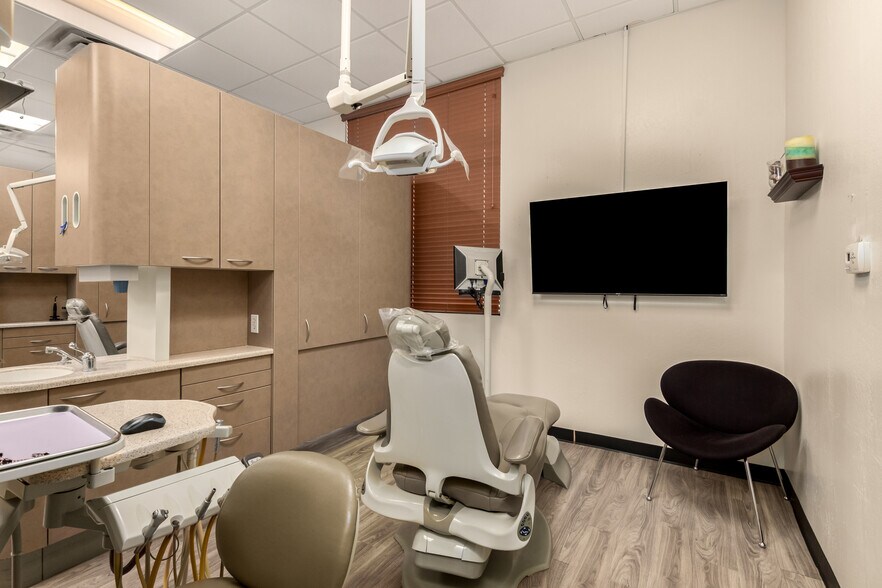 More Photos Of 1355 S Higley Rd, Gilbert Medical For Lease