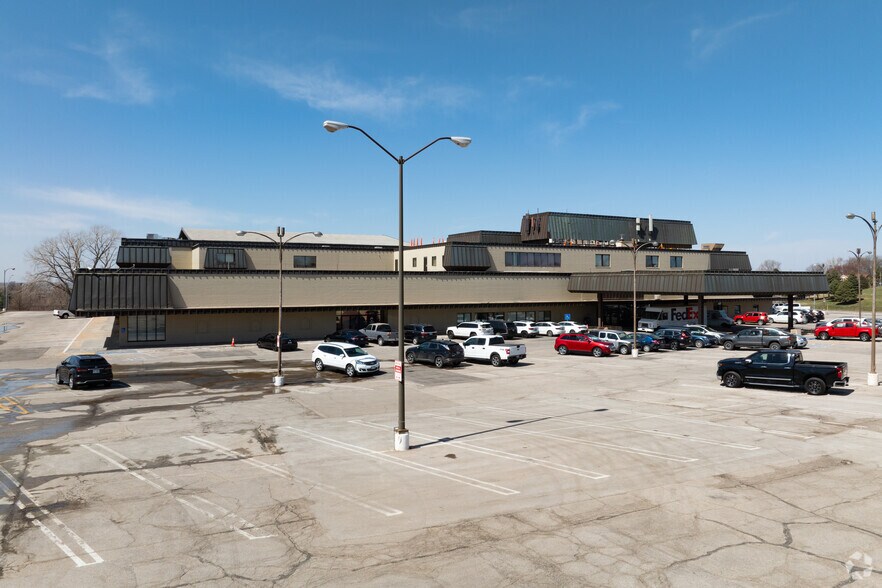 More Photos Of 1941 S 42nd St, Omaha Office For Lease