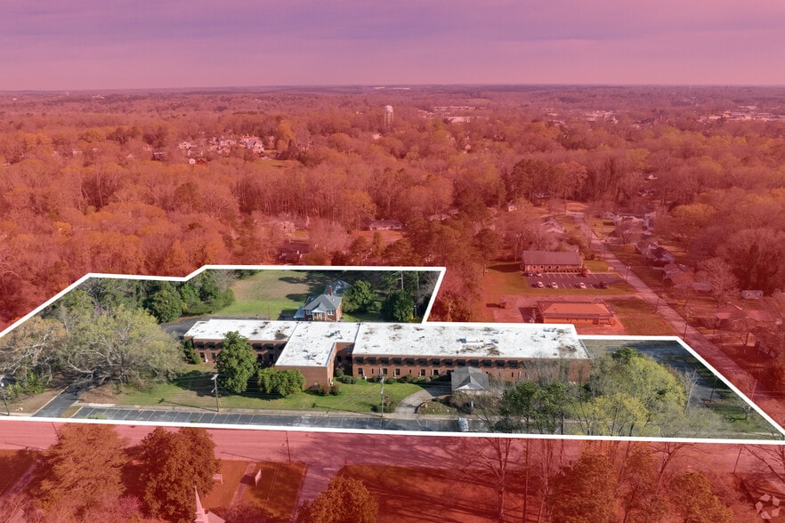 Primary Photo Of 420 W Farley Ave, Laurens Assisted Living For Sale