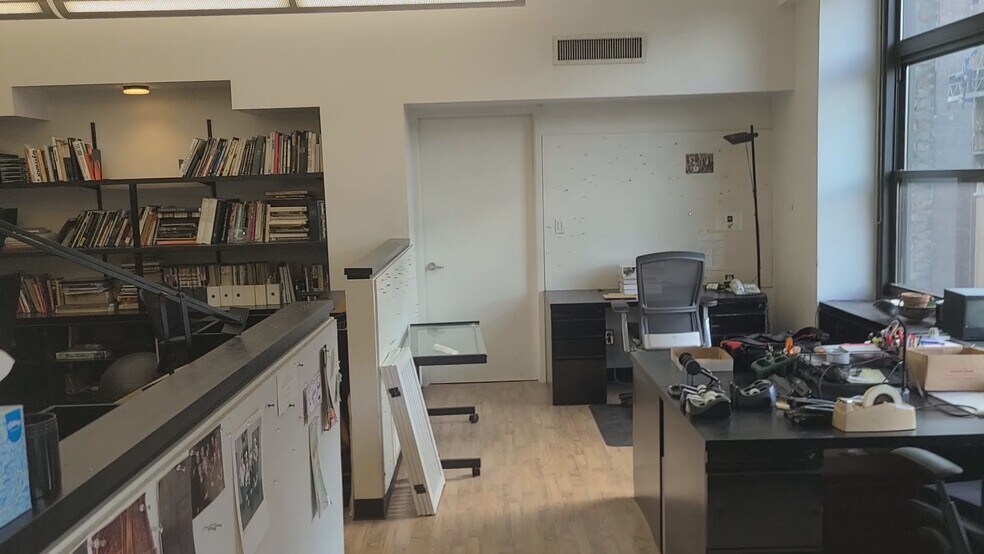 More Photos Of 305 Seventh Ave, New York Office For Lease