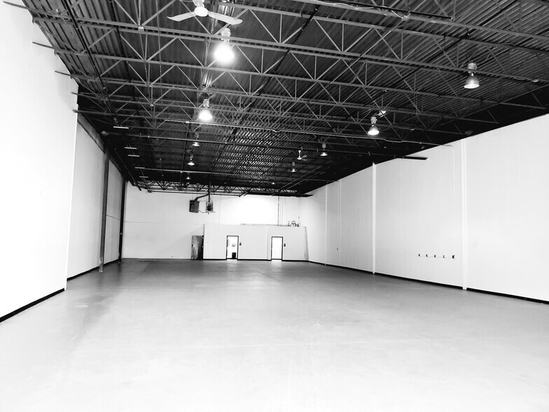 More Photos Of 40 Brunswick Ave, Edison Warehouse For Sale