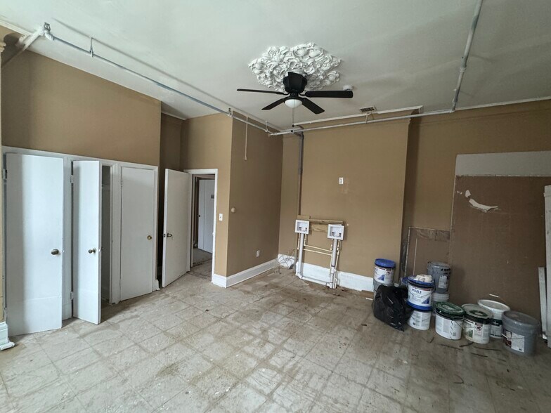 More Photos Of 2449 Shirley Ave, Baltimore Flex For Sale