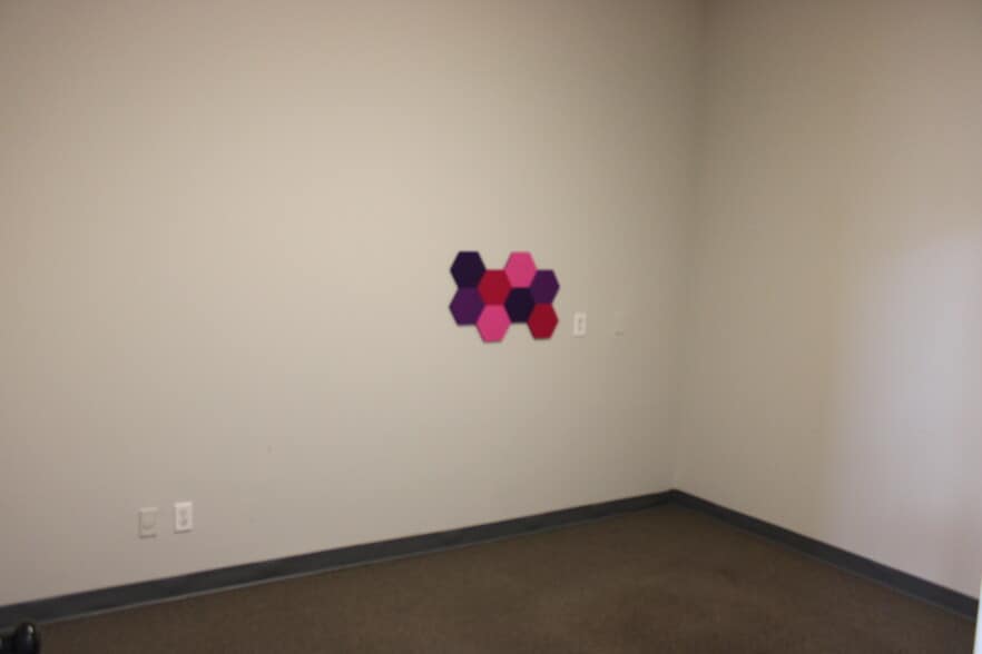 More Photos Of 2260-2292 Commercial Way, Spring Hill Storefront For Lease