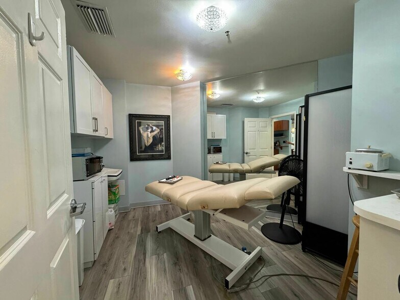 More Photos Of 1227-1239 N Gulfstream Ave, Sarasota Apartments For Lease