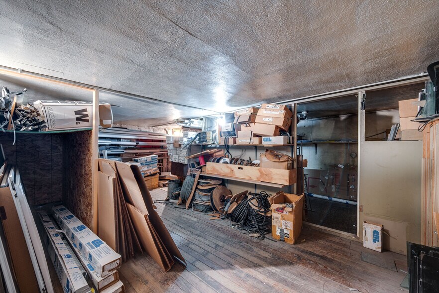 More Photos Of 195 S Grand Ave, Pullman Industrial For Sale